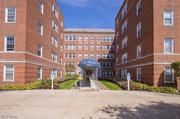 $119,900 | 19015 Van Aken Boulevard, Unit 406, Shaker Heights, OH 44122