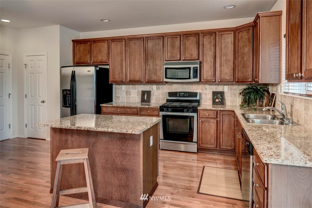24010 42nd Avenue Southeast Bothell, WA 98021 - Photo 5 of 16