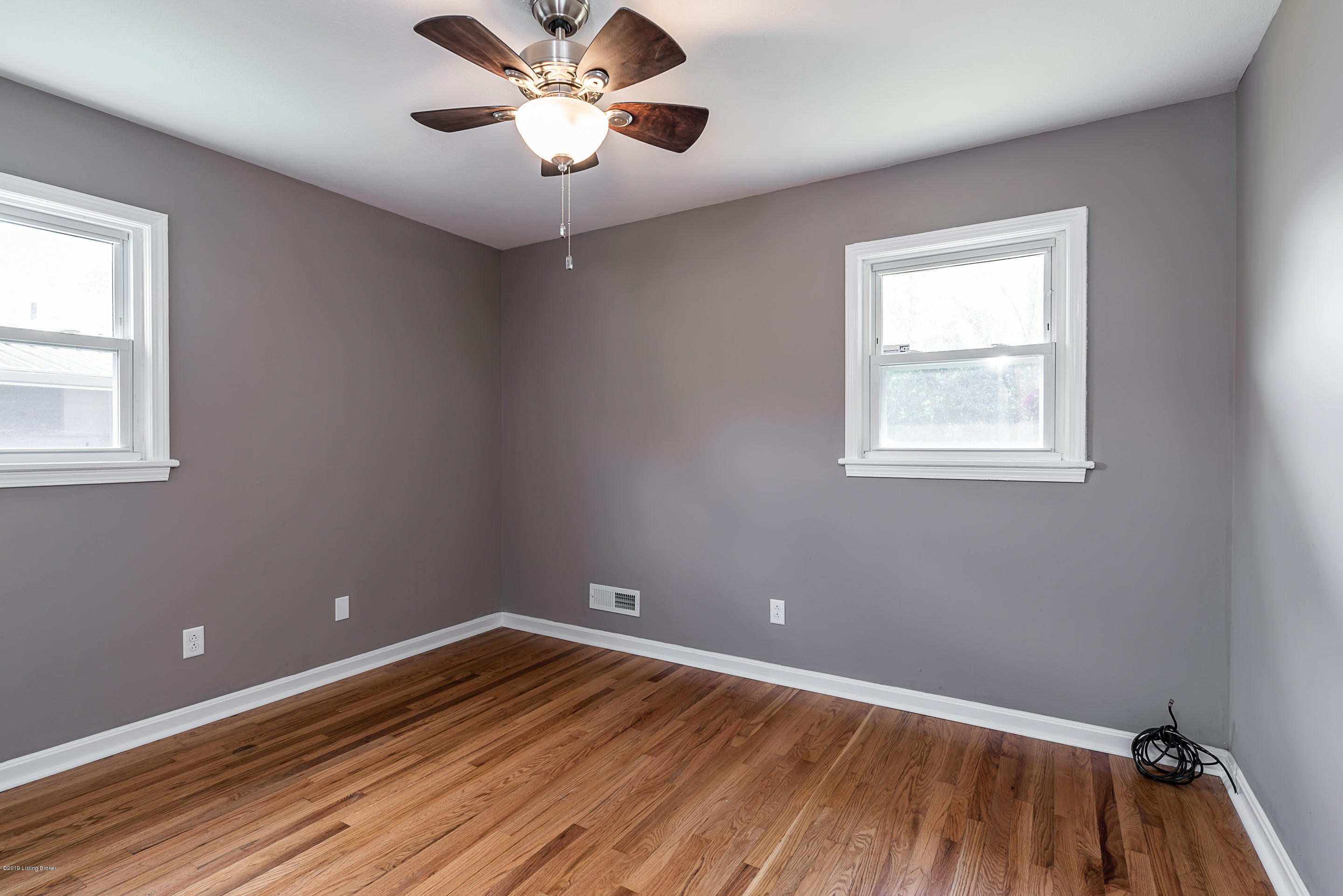 5318 Red Fern Road Louisville, KY 40218 - Photo 17 of 24 DHI-12