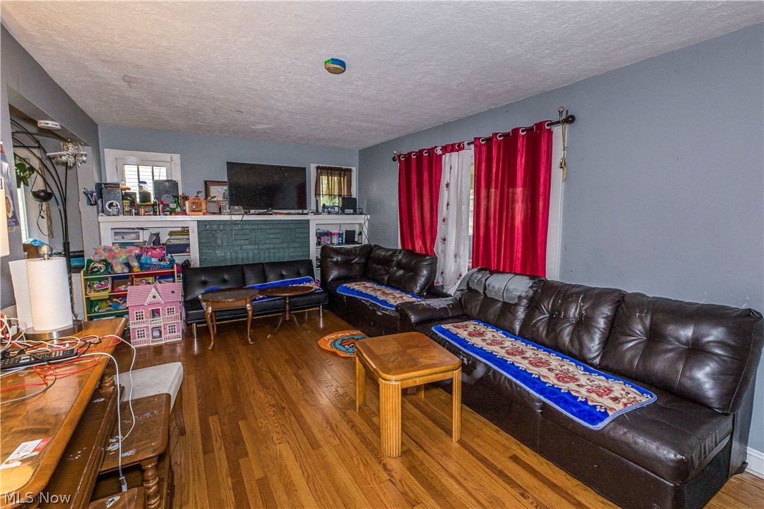 1067 North Main Street Akron, OH 44310 - Photo 7 of 34 Gallery Image 7