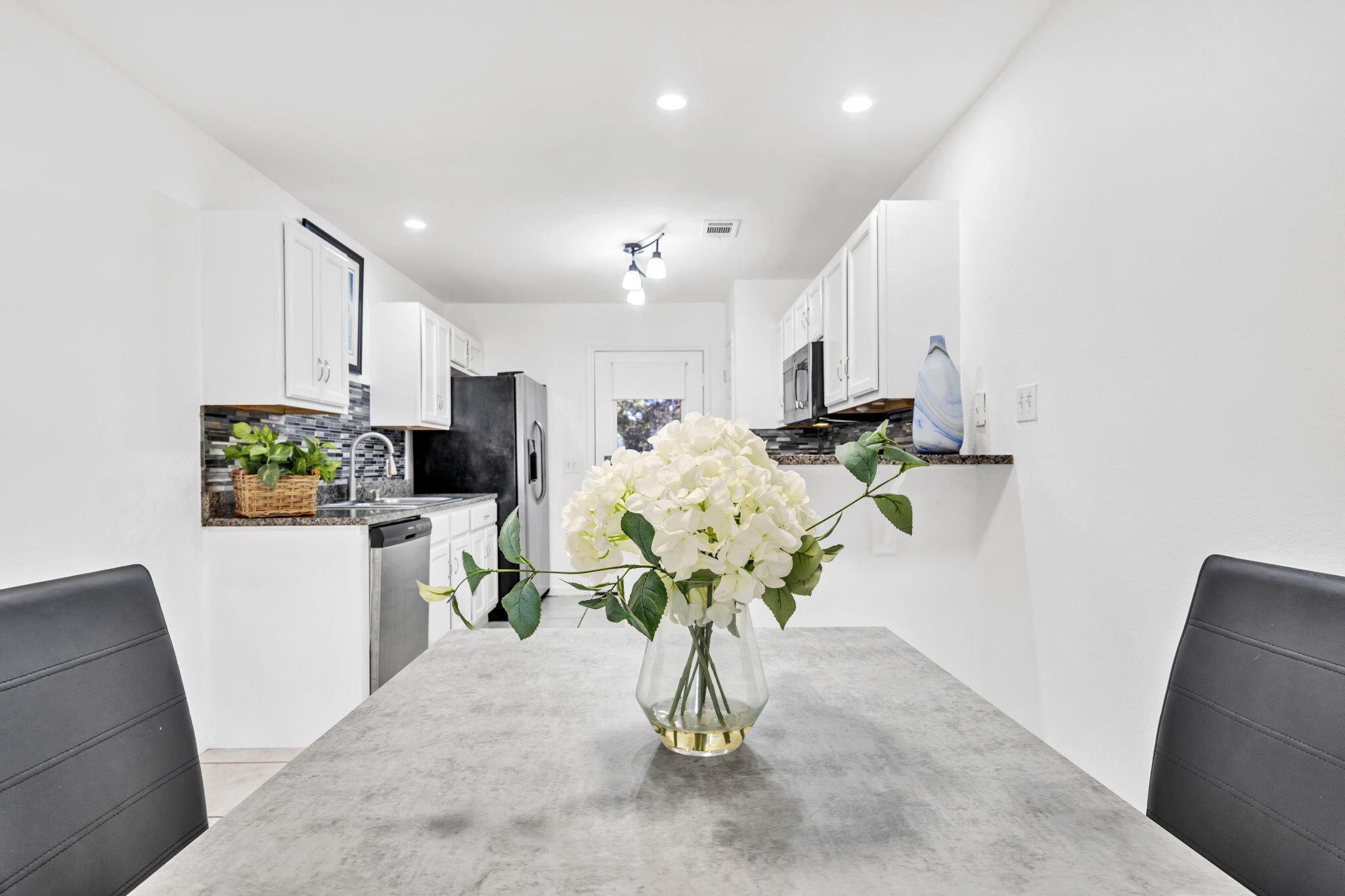 1150 Airport Road, Unit 113 Destin, FL 32541 - Photo 11 of 29 Recessed lighting