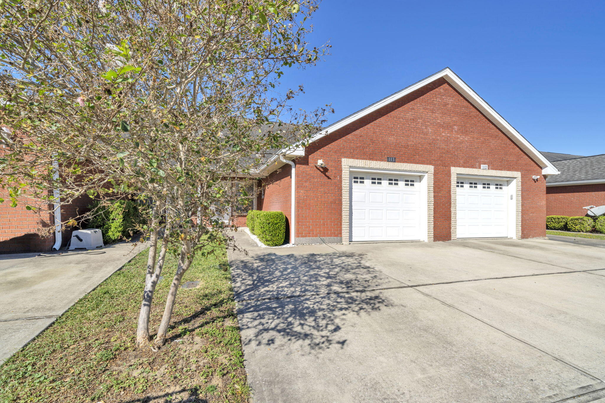 1150 Airport Road, Unit 113 Destin, FL 32541 - Photo 2 of 29 Lots of parking