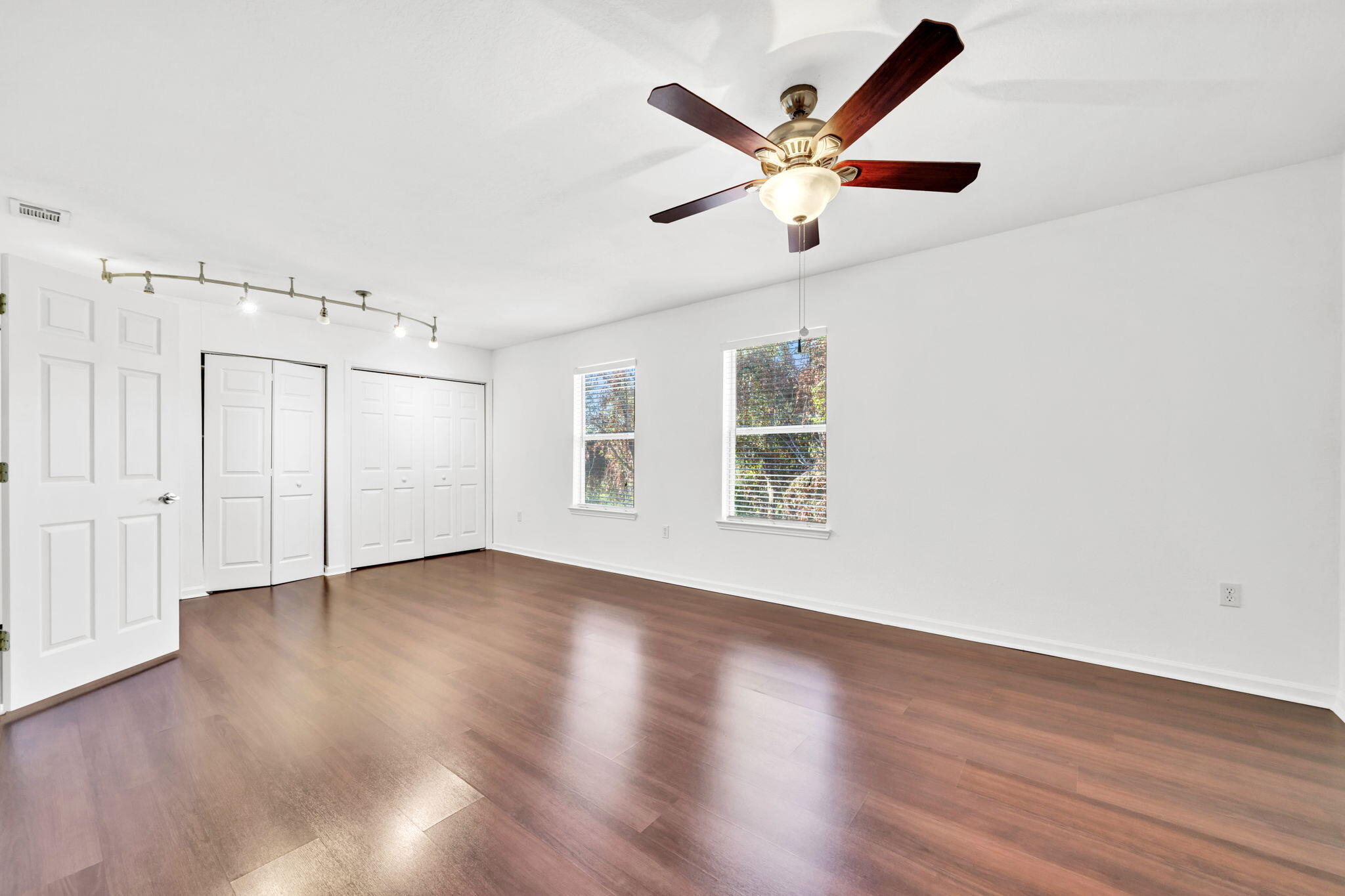 1150 Airport Road, Unit 113 Destin, FL 32541 - Photo 20 of 29 Giant master suite