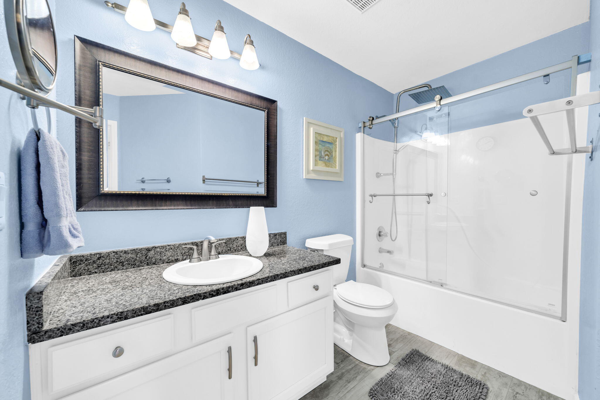 1150 Airport Road, Unit 113 Destin, FL 32541 - Photo 22 of 29 Master bathroom
