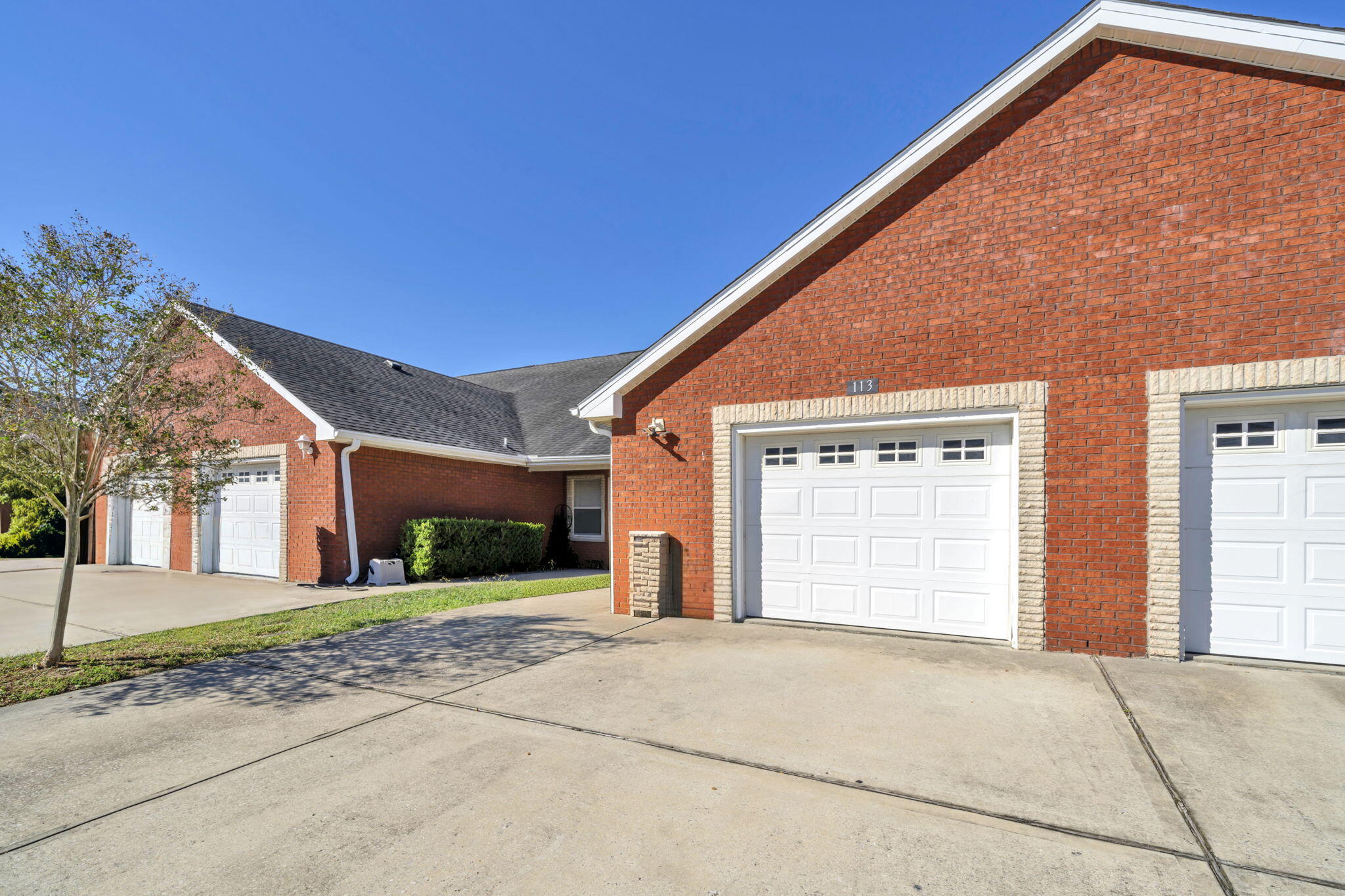 1150 Airport Road, Unit 113 Destin, FL 32541 - Photo 3 of 29 Single car garage