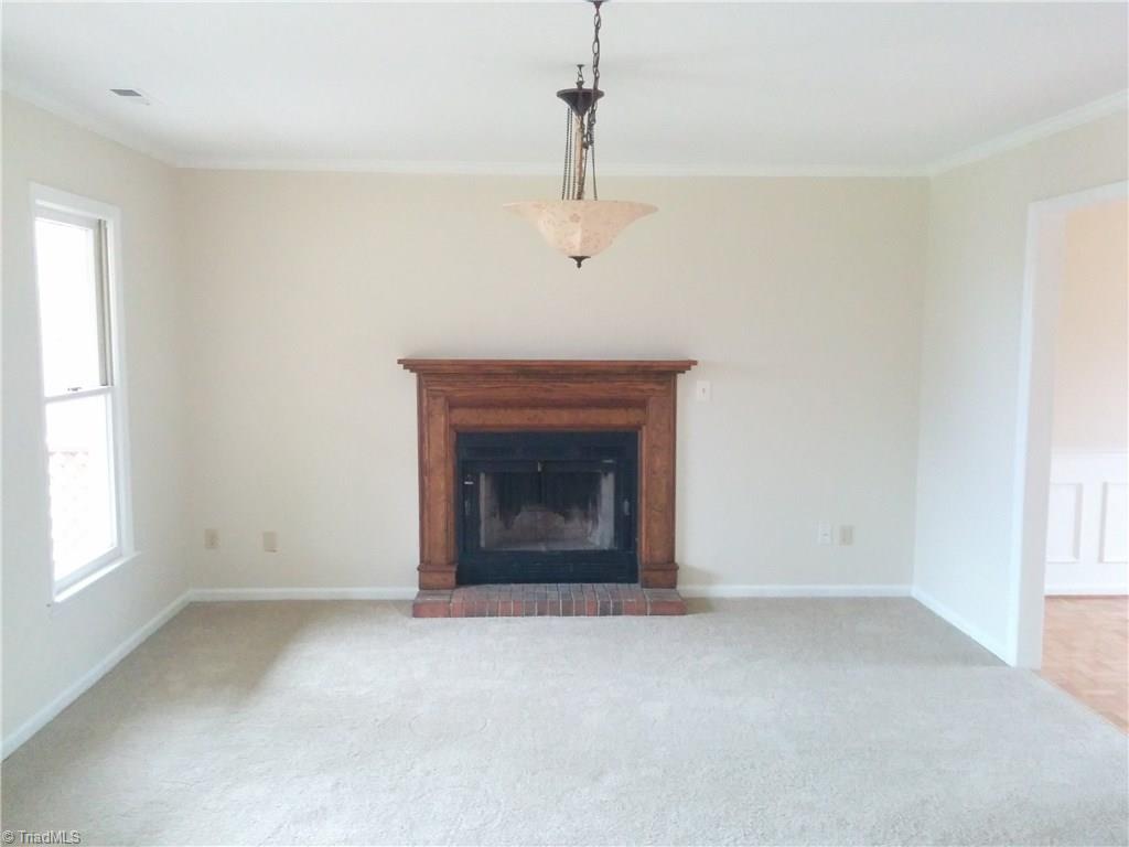 6004 Quail Ridge Court Rural Hall, NC 27045 - Photo 2 of 10 LIVING ROOM
