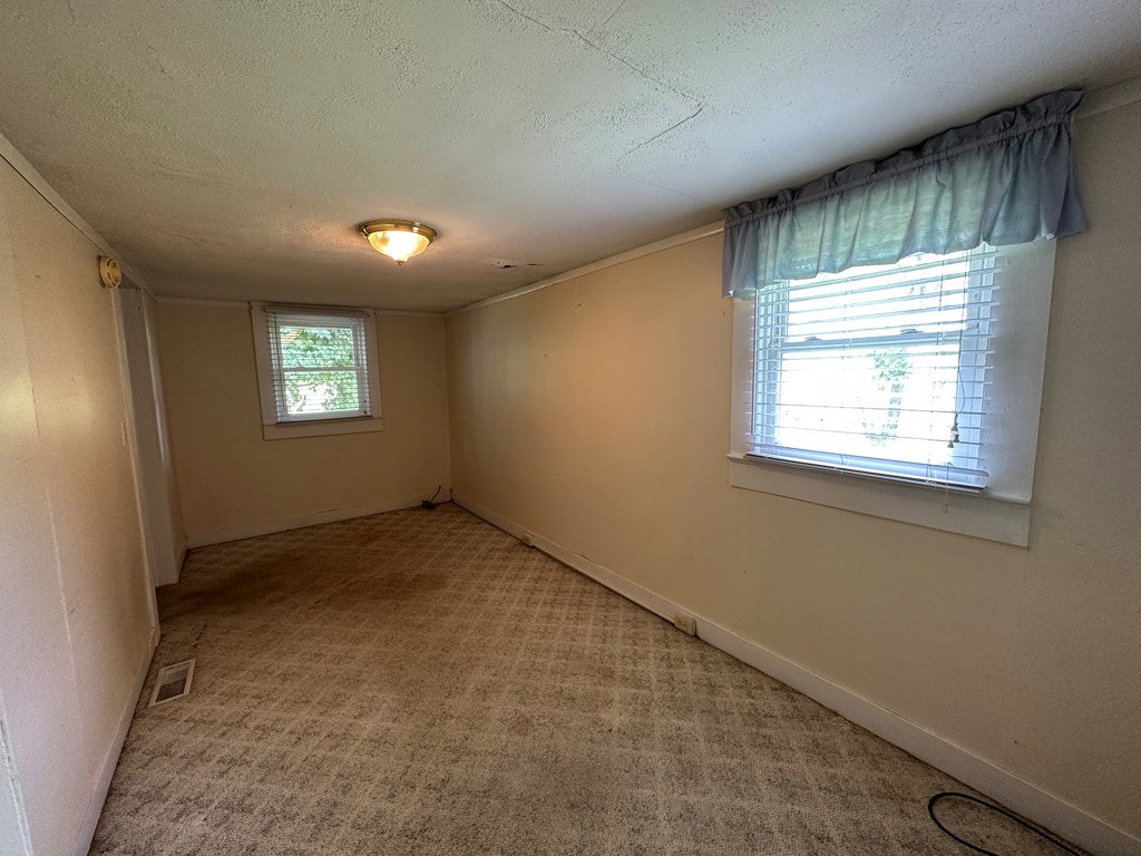 2825 West Ridge Road Wytheville, VA 24382 - Photo 9 of 23 Gallery Image 9