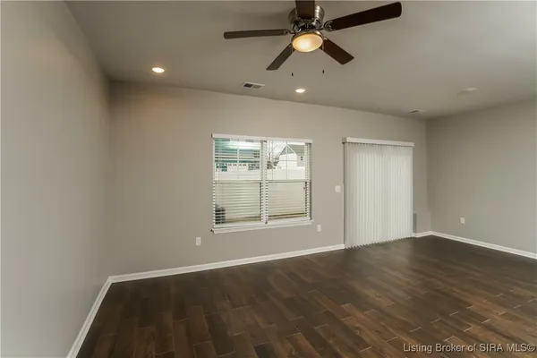 $1,945 | 2105 Steamboat Way, Jeffersonville, IN 47130