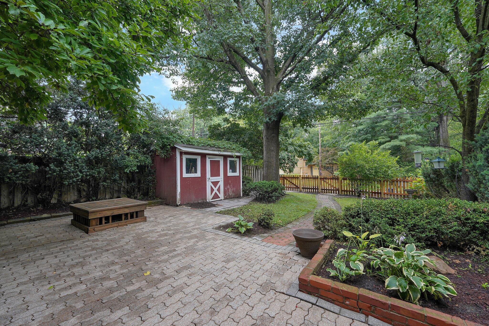203 East Pacemont Road Columbus, OH 43202 - Photo 34 of 38 36-web-or-mls-203-e-pacemont-rd