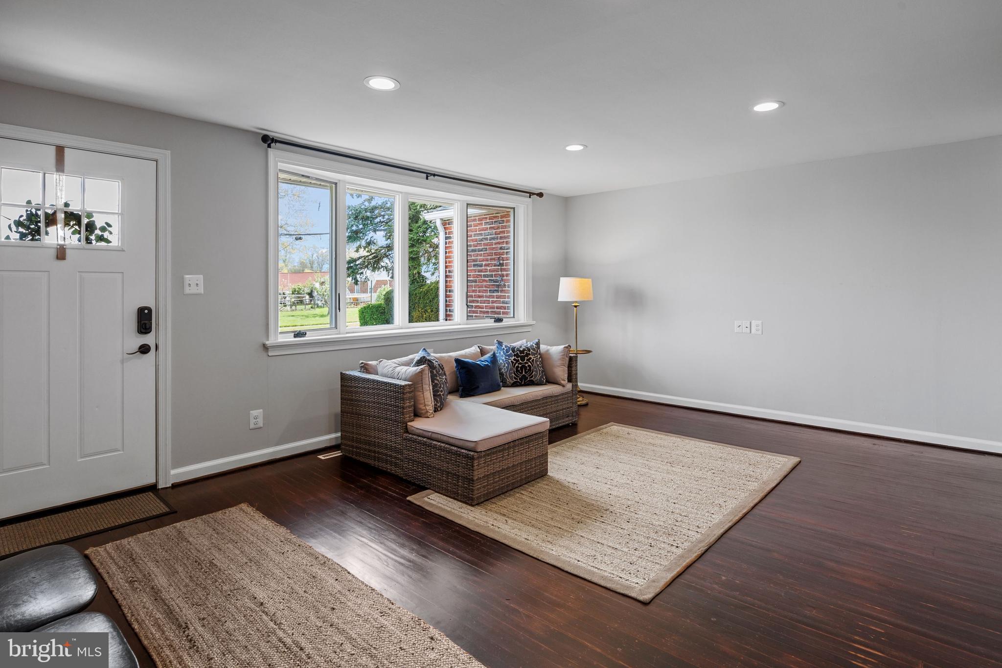 2934 Goentner Road Willow Grove, PA 19090 - Photo 4 of 33 Gallery Image 4