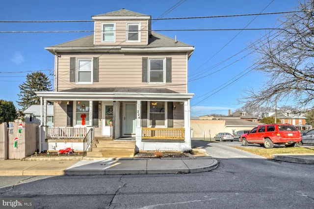 $180,000 | 224 Cherry Street, Ephrata, PA 17522