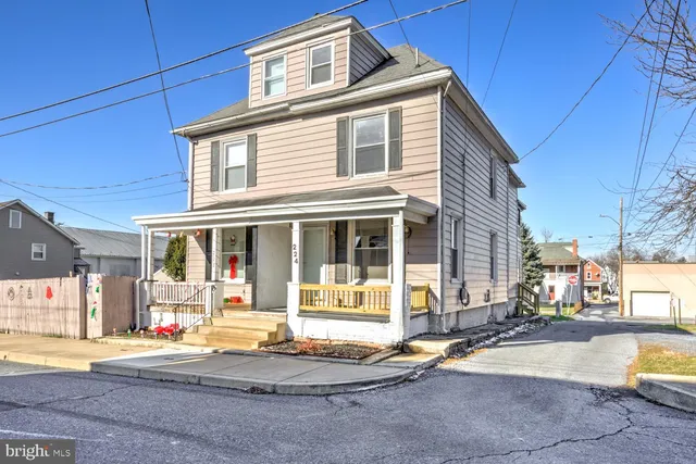 $180,000 | 224 Cherry Street, Ephrata, PA 17522
