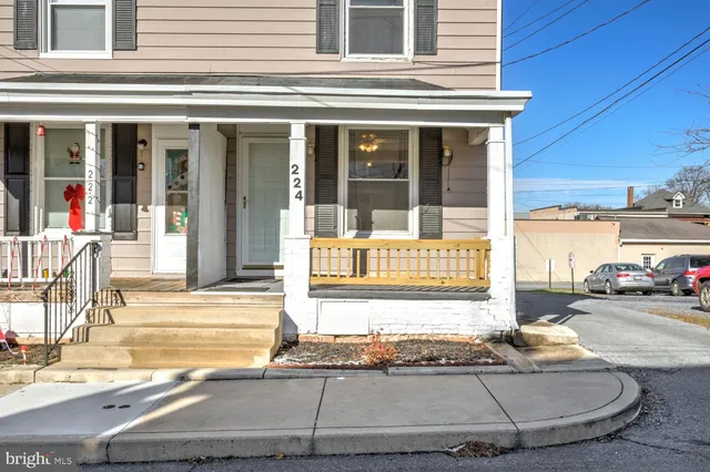 $180,000 | 224 Cherry Street, Ephrata, PA 17522