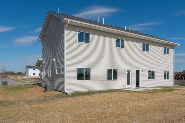 $299,900 | 3201 Noble Drive, Mankato, MN 56001