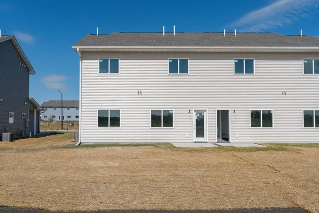 $299,900 | 3201 Noble Drive, Mankato, MN 56001