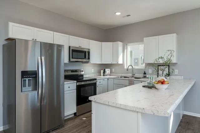 $299,900 | 3201 Noble Drive, Mankato, MN 56001