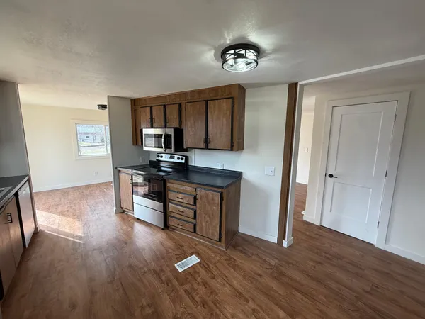 $279,900 | 3455 165th Avenue Northeast, New London, MN 56273