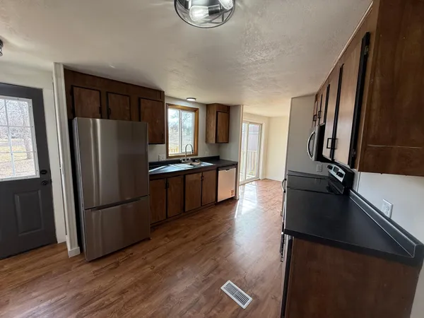 $279,900 | 3455 165th Avenue Northeast, New London, MN 56273