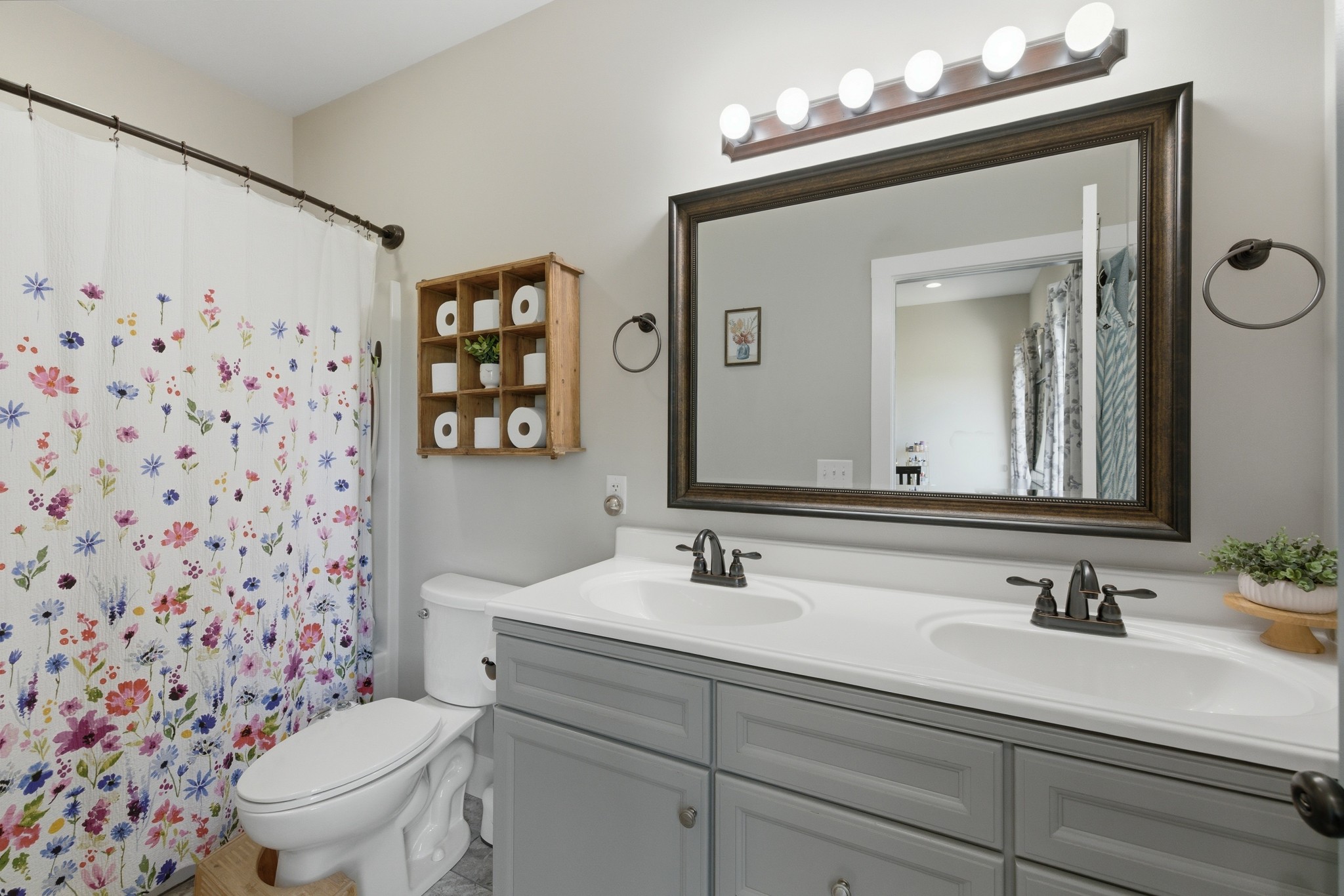 184 Lebanon Highway Carthage, TN 37030 - Photo 20 of 36 a bathroom with a sink a toilet and a mirror