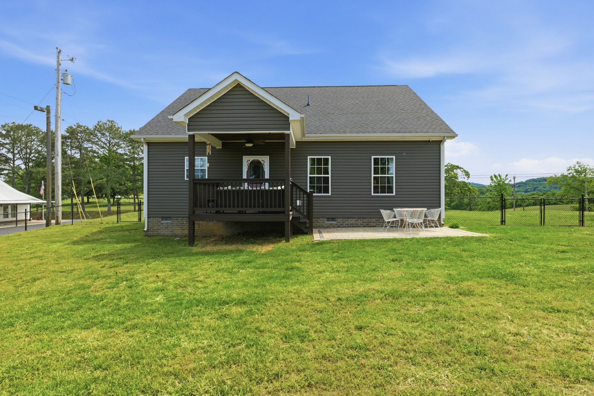 184 Lebanon Highway Carthage, TN 37030 - Photo 27 of 36 a front view of a house with a garden
