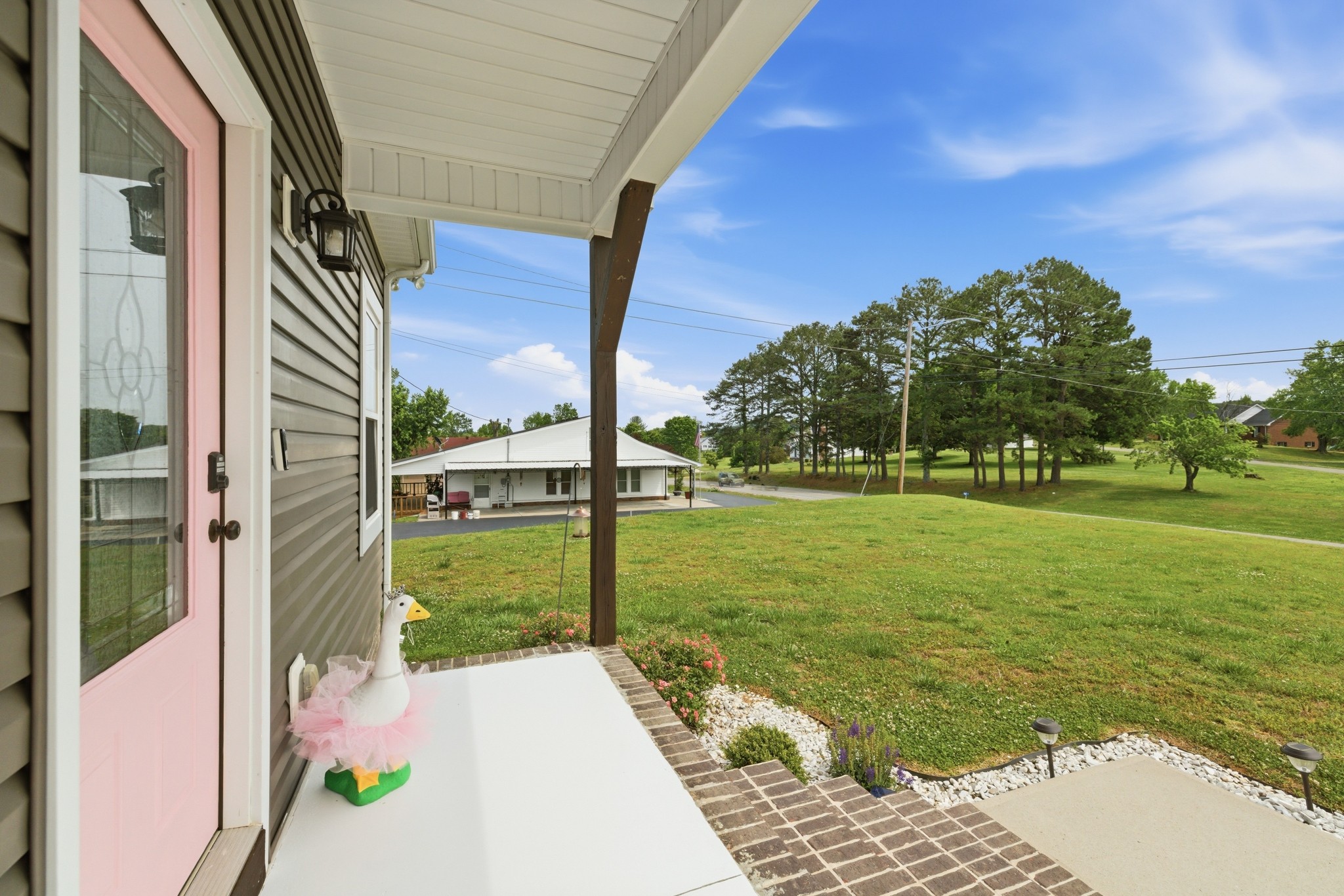 184 Lebanon Highway Carthage, TN 37030 - Photo 5 of 36 a view of a garden from a corridor