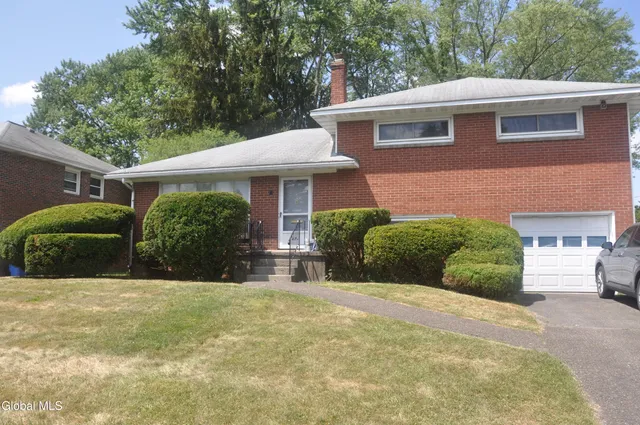 $389,900 | 121 Ramsey Place, Albany, NY 12209