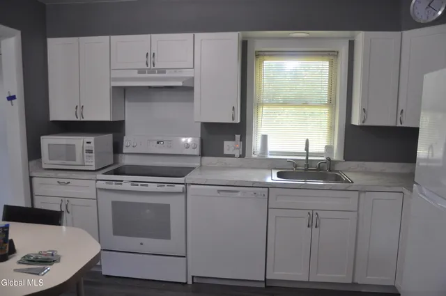 $389,900 | 121 Ramsey Place, Albany, NY 12209