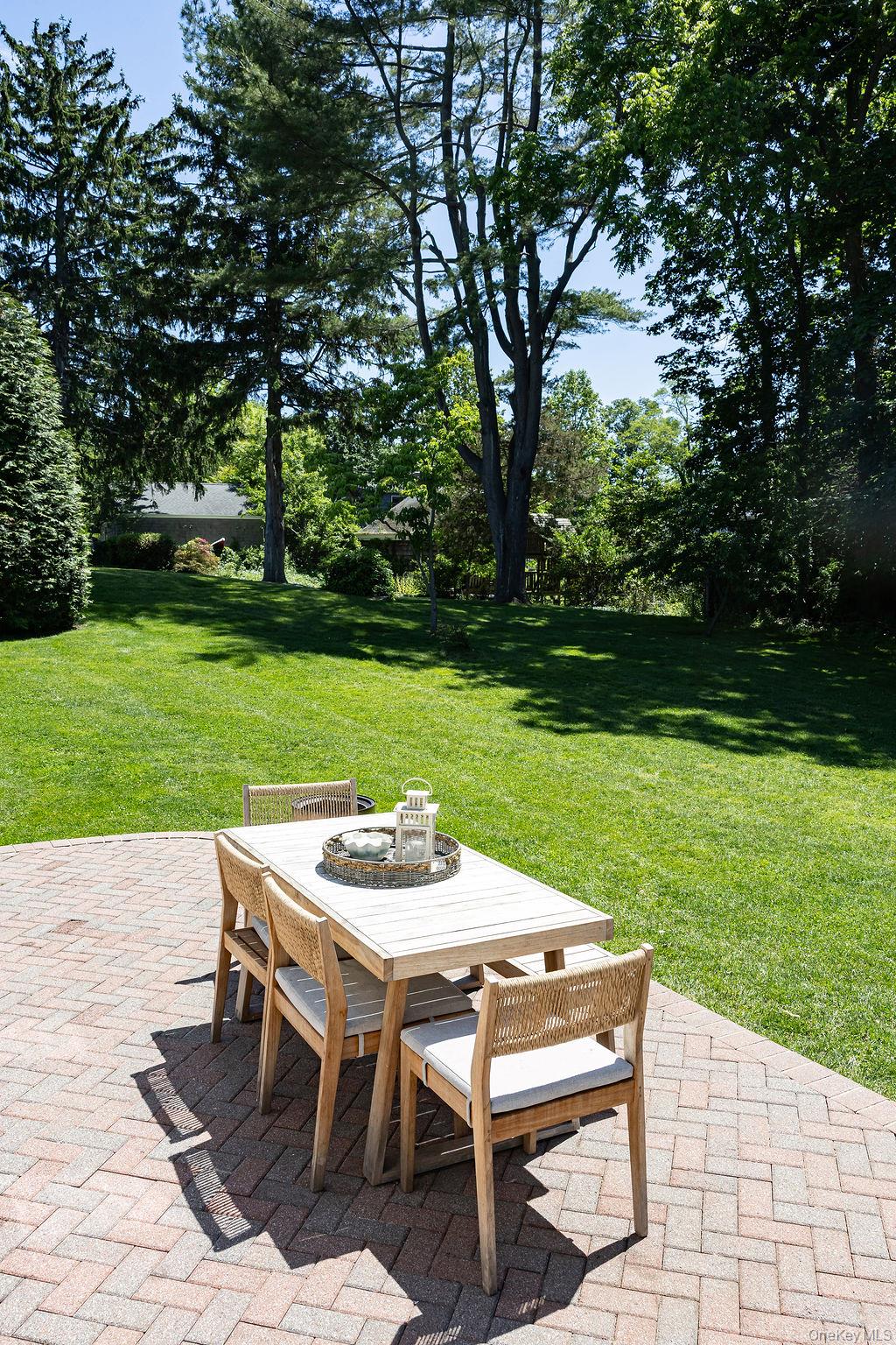 22 Braemer Road Setauket, NY 11733 - Photo 41 of 45