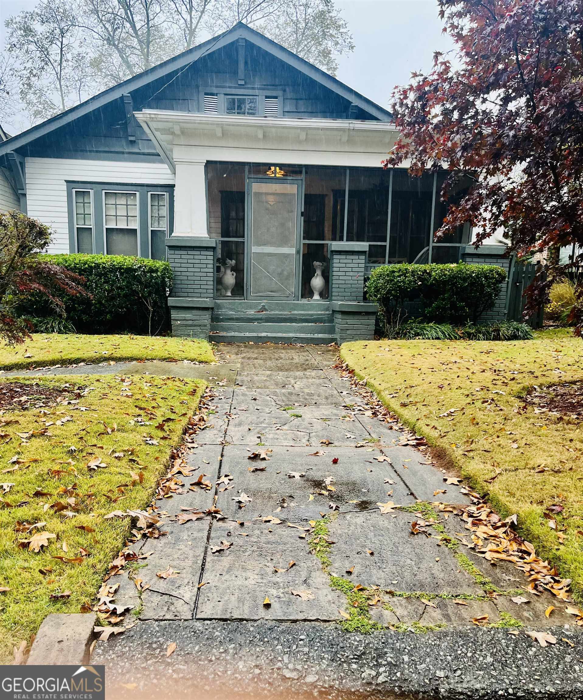 a front view of house with yard