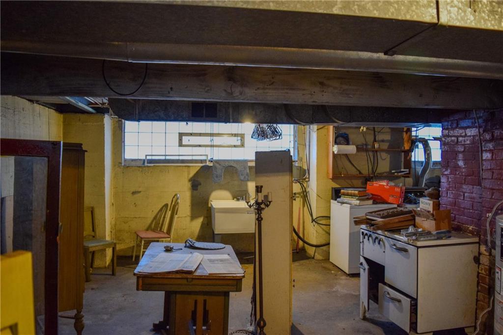 908 Liberty Street McKees Rocks, PA 15136 - Photo 8 of 28