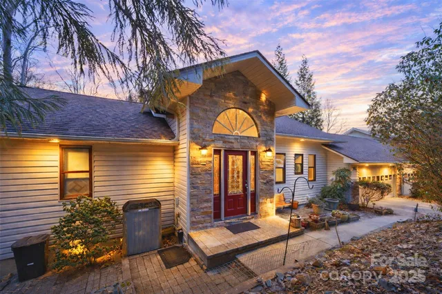 $573,500 | 301 Qualla Circle, Brevard, NC 28712