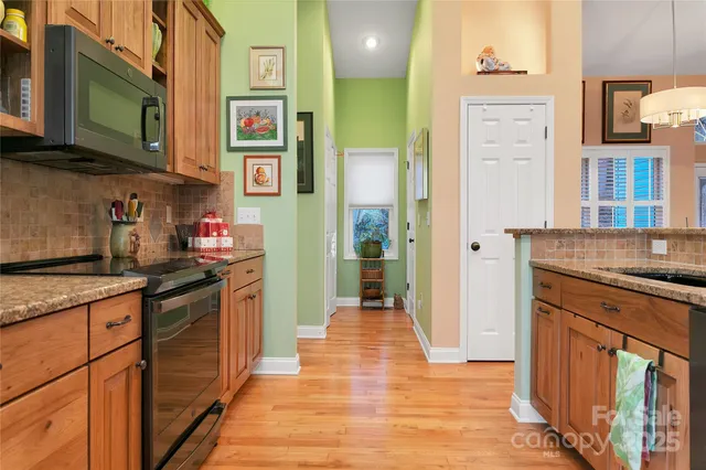 $573,500 | 301 Qualla Circle, Brevard, NC 28712