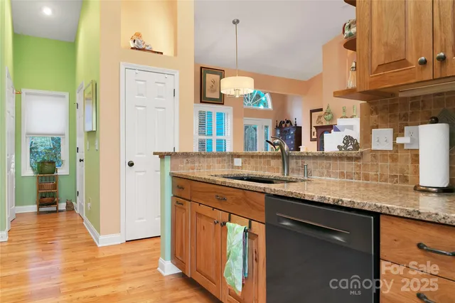 $573,500 | 301 Qualla Circle, Brevard, NC 28712