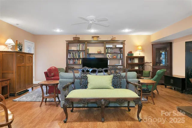 $573,500 | 301 Qualla Circle, Brevard, NC 28712