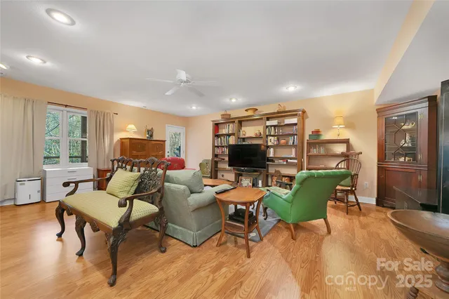 $573,500 | 301 Qualla Circle, Brevard, NC 28712