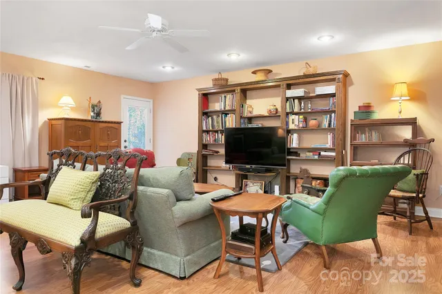 $573,500 | 301 Qualla Circle, Brevard, NC 28712