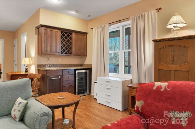 $573,500 | 301 Qualla Circle, Brevard, NC 28712