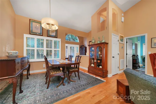 $573,500 | 301 Qualla Circle, Brevard, NC 28712