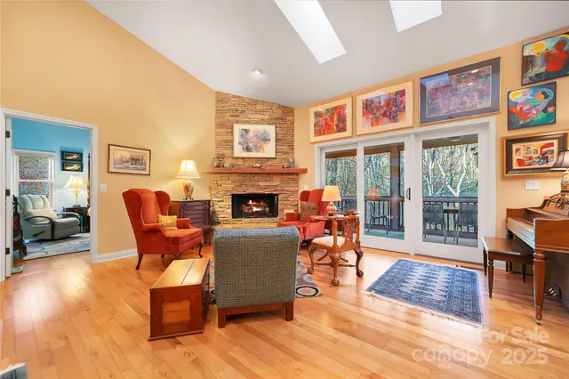 $573,500 | 301 Qualla Circle, Brevard, NC 28712