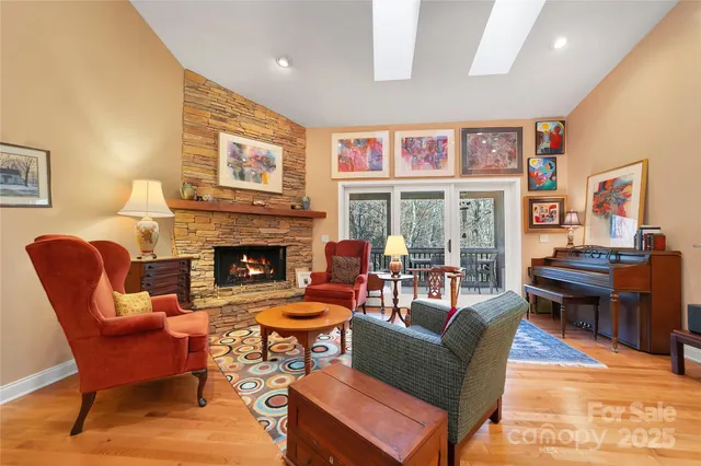 $573,500 | 301 Qualla Circle, Brevard, NC 28712