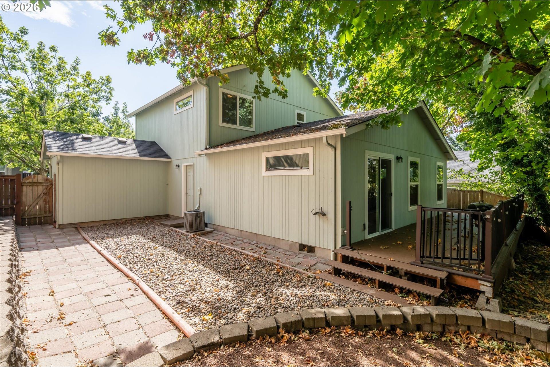 4868 Glacier Drive Springfield, OR 97478 - Photo 25 of 31 Backyard