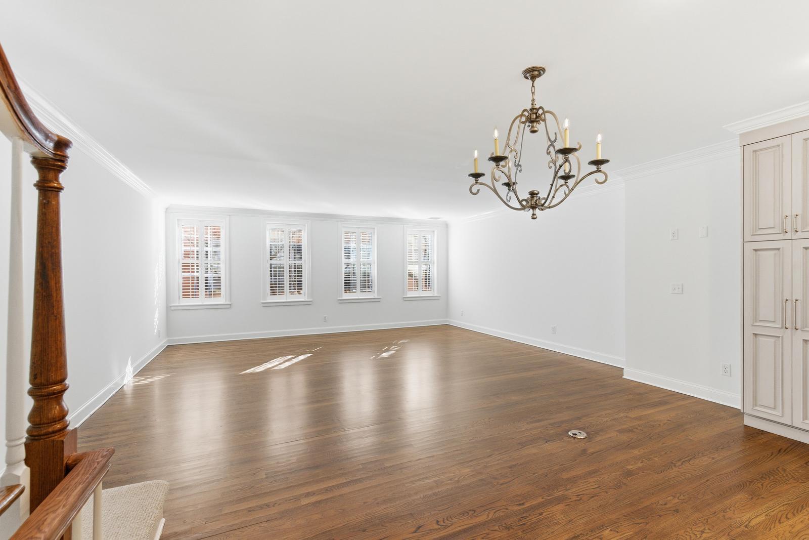 38 Elliott Street Charleston, SC 29401 - Photo 16 of 37 Living Area