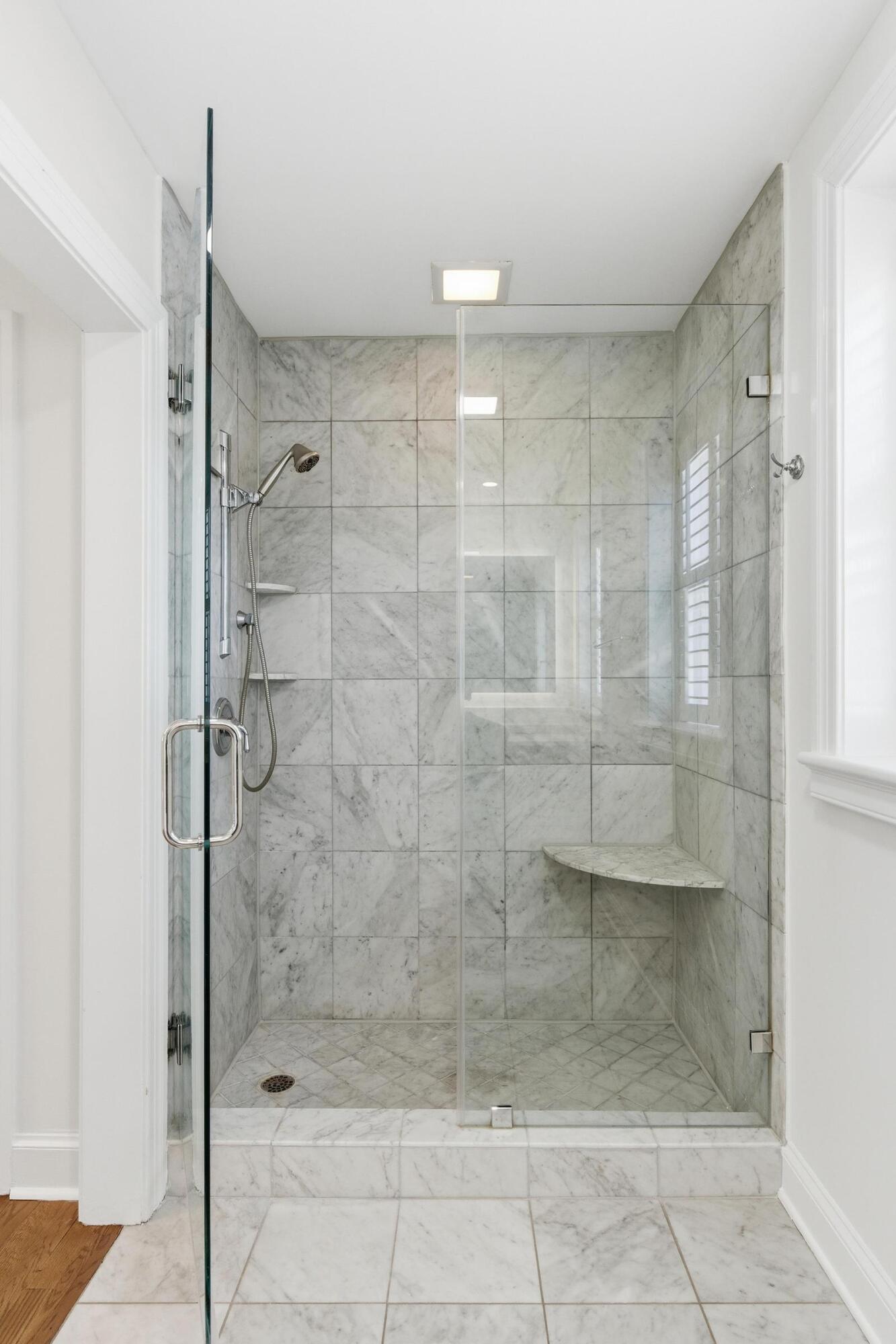 38 Elliott Street Charleston, SC 29401 - Photo 25 of 37 Primary Bathroom