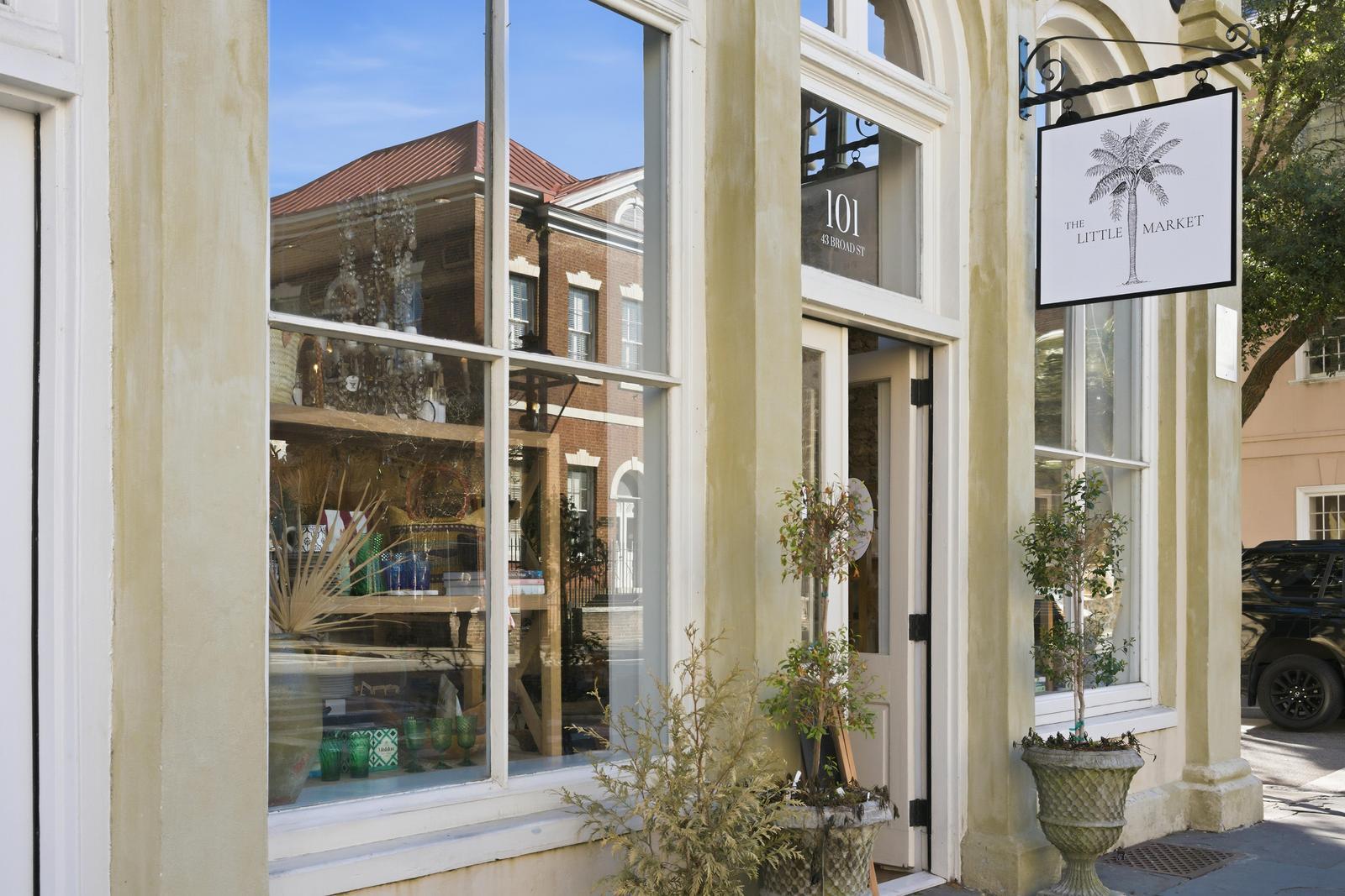 38 Elliott Street Charleston, SC 29401 - Photo 35 of 37 Broad Street