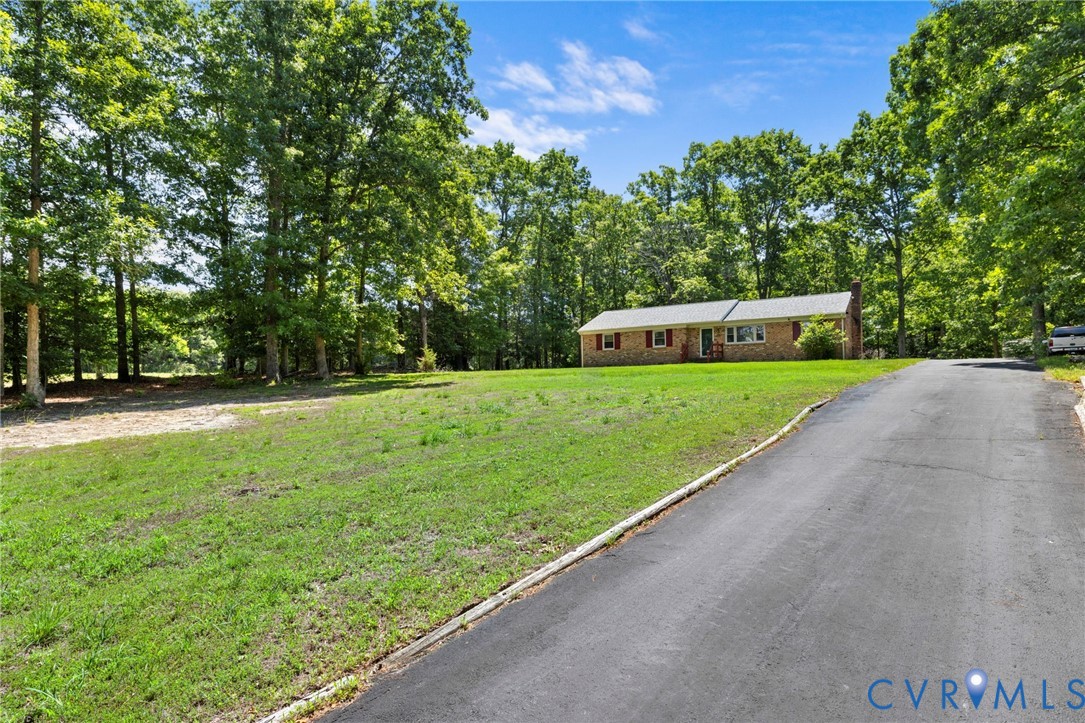 11601 Latane Wood Road Chesterfield, VA 23838 - Photo 30 of 31 Driveway
