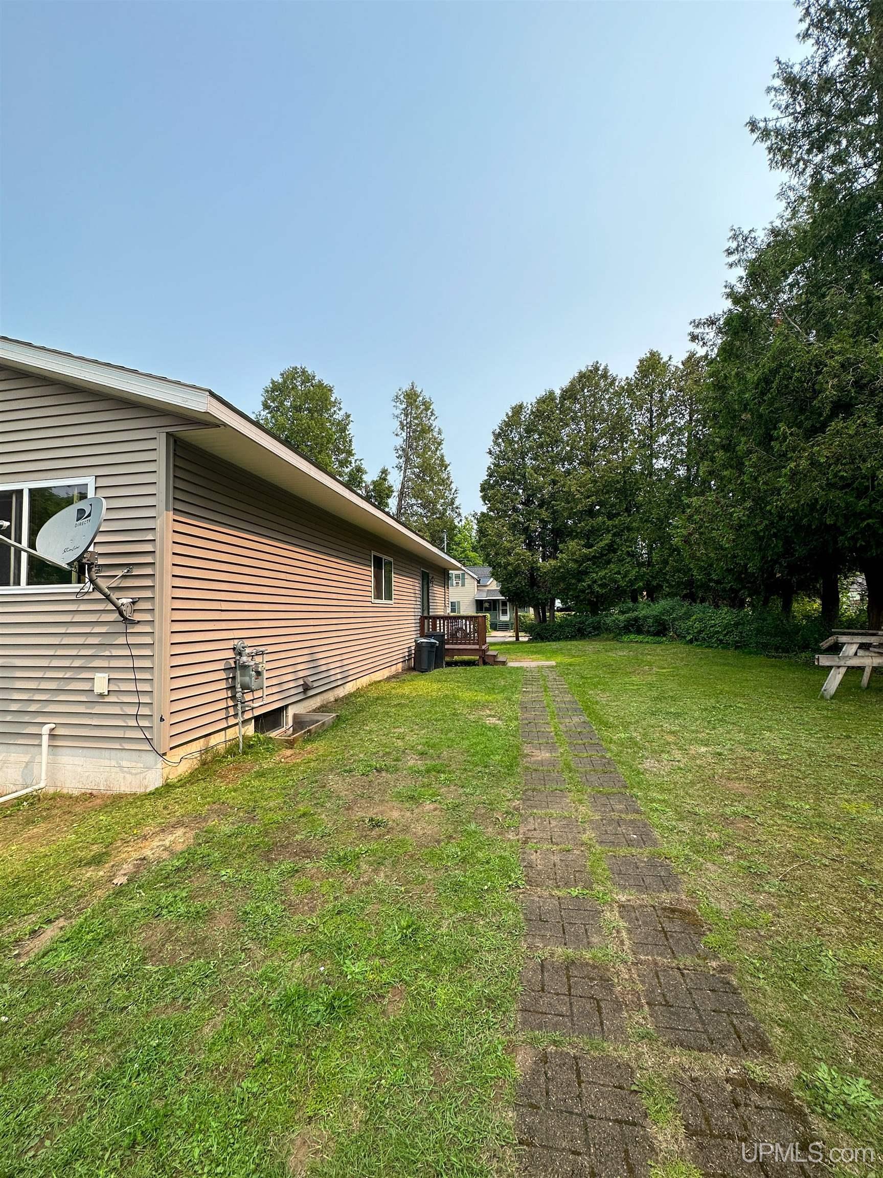 716 Cleveland Avenue Ishpeming, MI 49849 - Photo 5 of 33