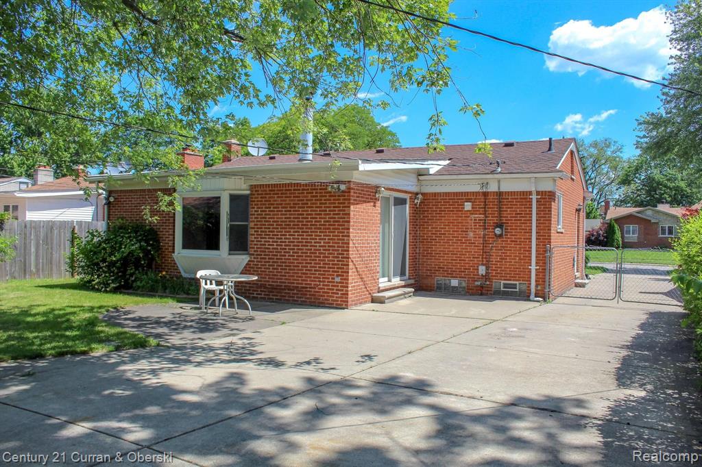 5757 Rouge Court Dearborn Heights, MI 48127 - Photo 16 of 21