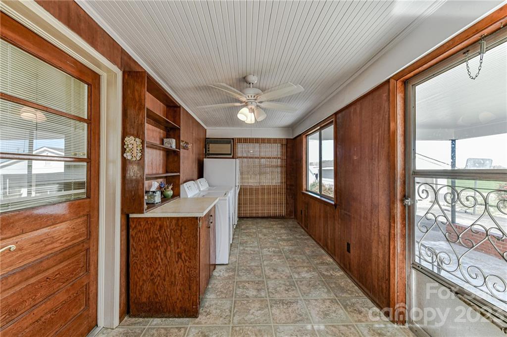 10008 Landsford Road Monroe, NC 28112 - Photo 22 of 32 a very nice looking room with a large window