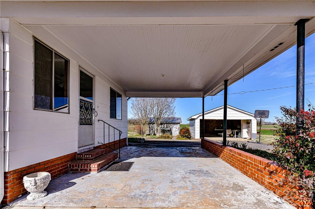 10008 Landsford Road Monroe, NC 28112 - Photo 29 of 32 a view of a patio with furniture