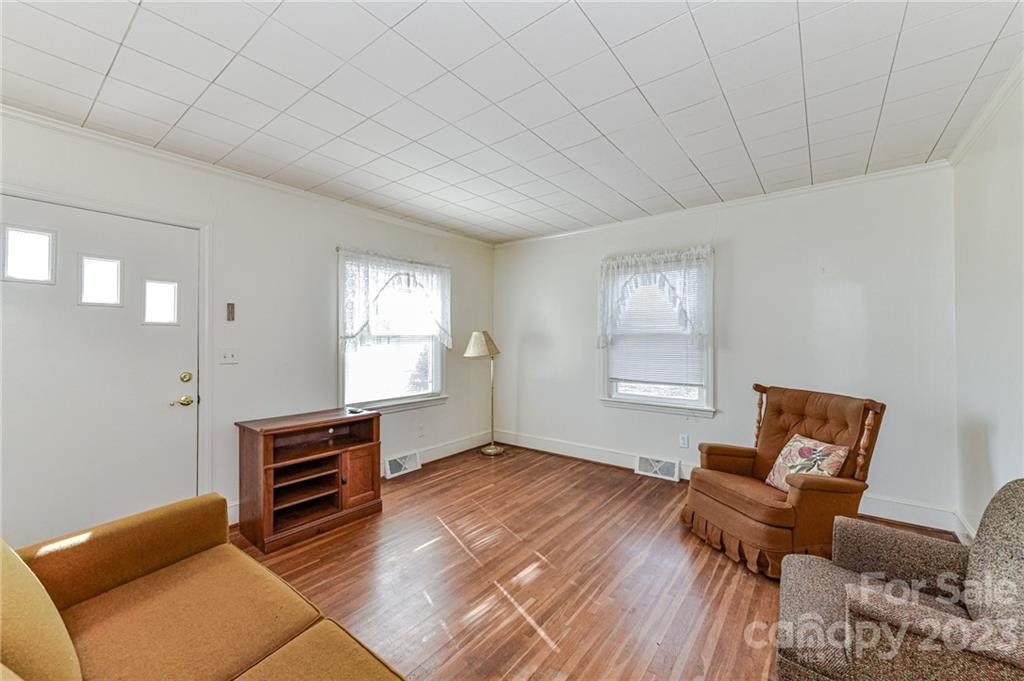 10008 Landsford Road Monroe, NC 28112 - Photo 7 of 32 a room with furniture and a window